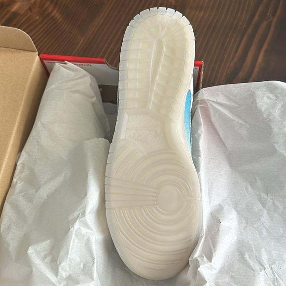 New Nike Dunk Low Retro SE Sail/Pale Ivory-Baltic Blue - Picture 8 of 8